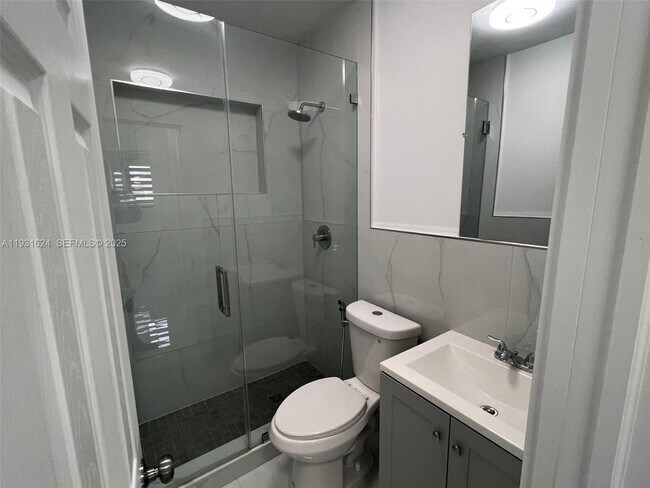 Foto del edificio - 5470 W 8th Ln