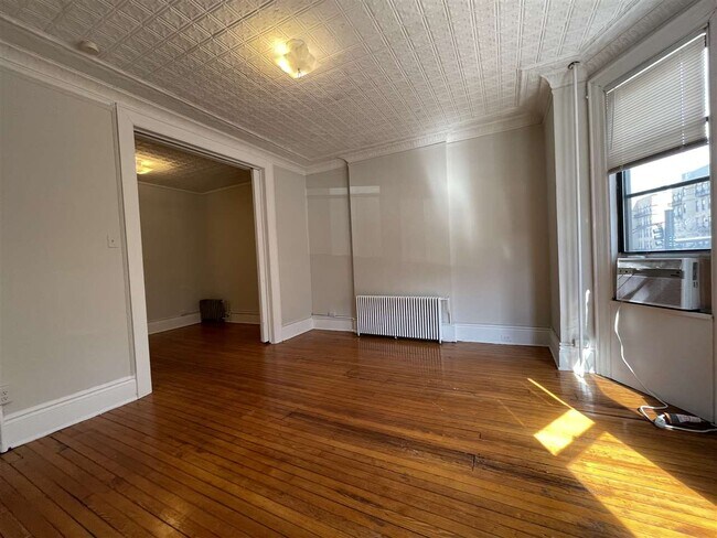Foto del edificio - 1124 Washington St