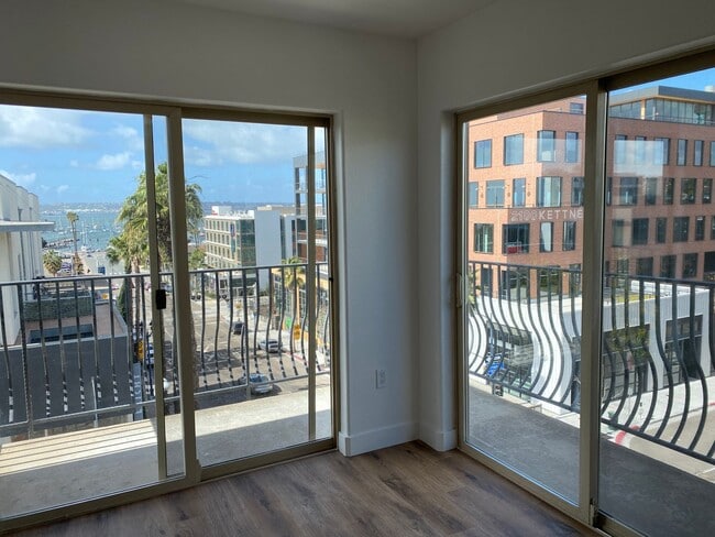 Foto del edificio - Oceanview Place in Little Italy