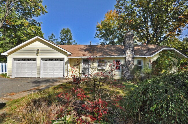 Foto del edificio - 74 Upper Rainbow Tr