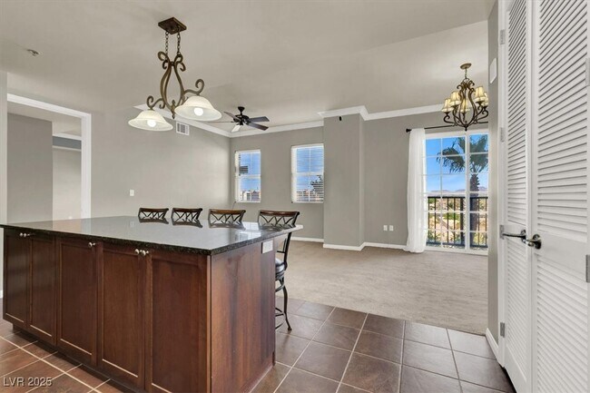 Foto del edificio - 2405 W Serene Ave