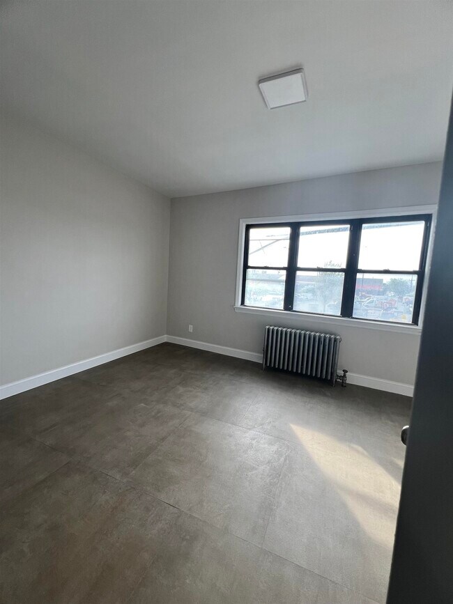 Foto del edificio - 7604 Tonnelle Ave