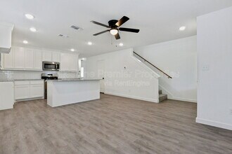 Building Photo - 103 E Bond St