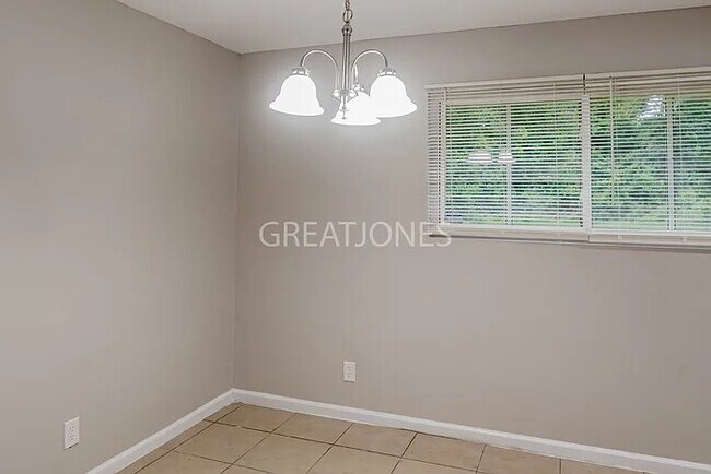 Building Photo - 2078 Wharton Dr
