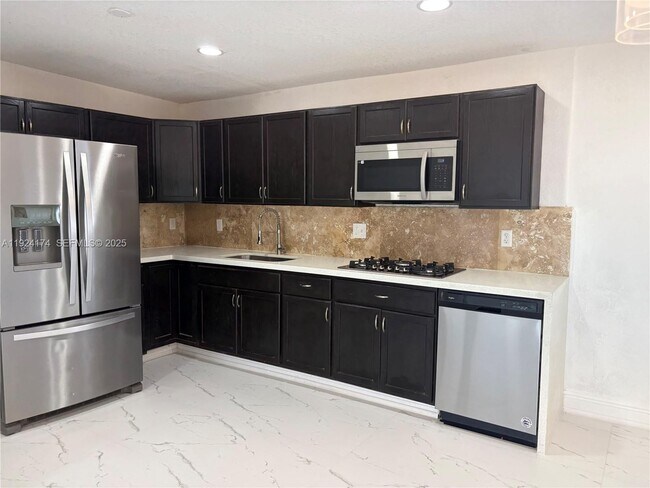 Foto del edificio - 3500 SW 36th St