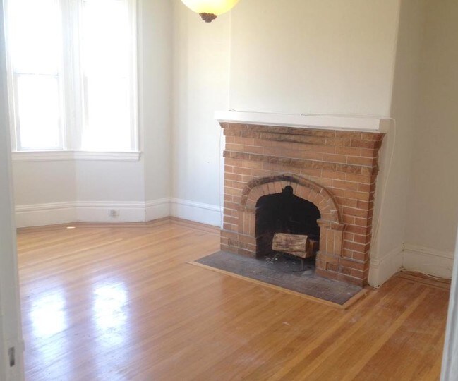 Living Room - 466 Castro St