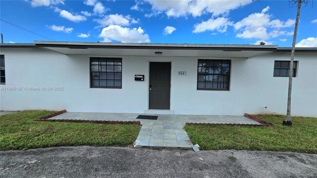 Foto del edificio - 9331 SW 27th St
