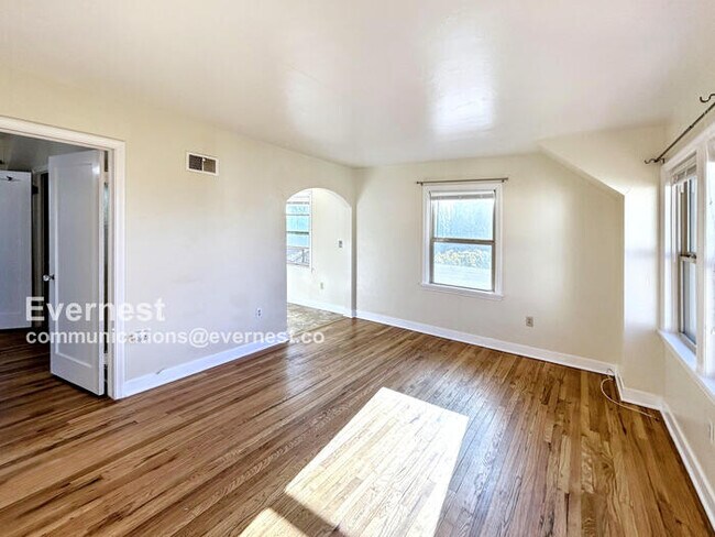 Foto del edificio - 1322 E Kiowa St
