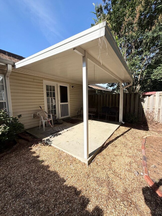 Foto del edificio - Great 2 Bedroom 2 Bath Townhouse with Garage