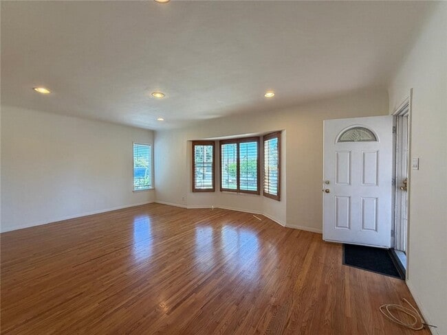 Building Photo - 10623 Olive St