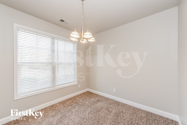 Building Photo - 2061 Chesley Dr