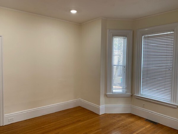 Foto del edificio - 31 Pleasant St