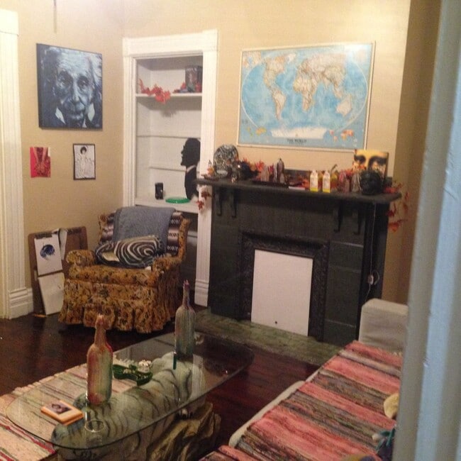 Foto del edificio - Spacious 3-Bedroom House Near Pitt & CMU –...