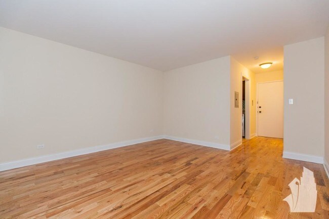 Foto del edificio - 555 W Arlington Pl