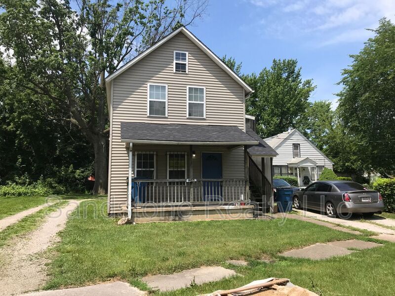 2344 East Ave Unit 1, Lorain, OH 44055 Condo for Rent in Lorain, OH