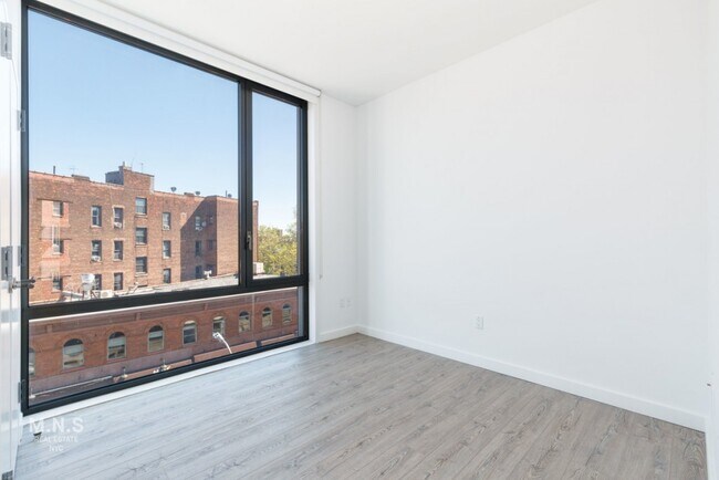 Building Photo - 840 Fulton St