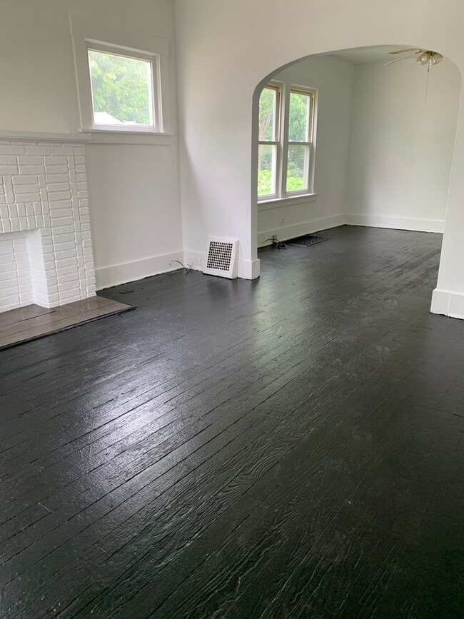 Building Photo - Two Bedroom Duplex