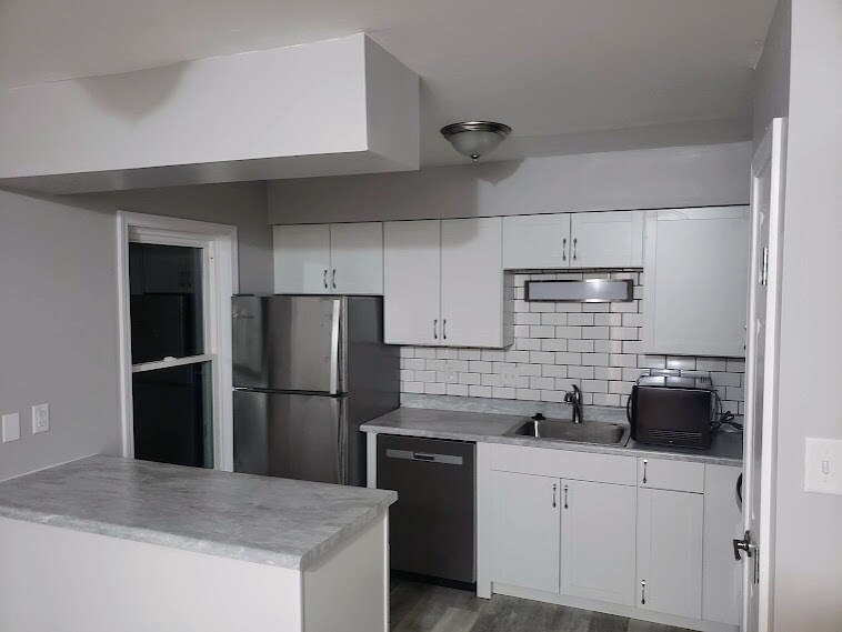 Foto del edificio - 2258 Highland Hill Dr
