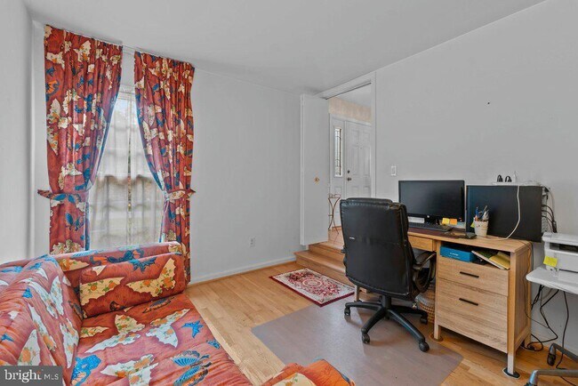 Foto del edificio - 9704 Hall Rd