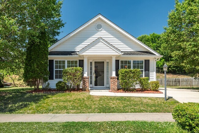 Foto del edificio - Single Family Home: Available Now