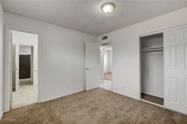 Foto del edificio - 6453 Bannock Way