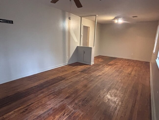 Building Photo - 1612 Maria Dr