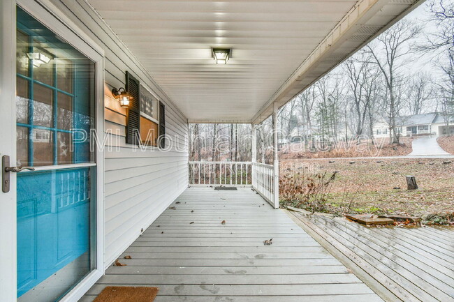 Building Photo - 495 Washboard Rd