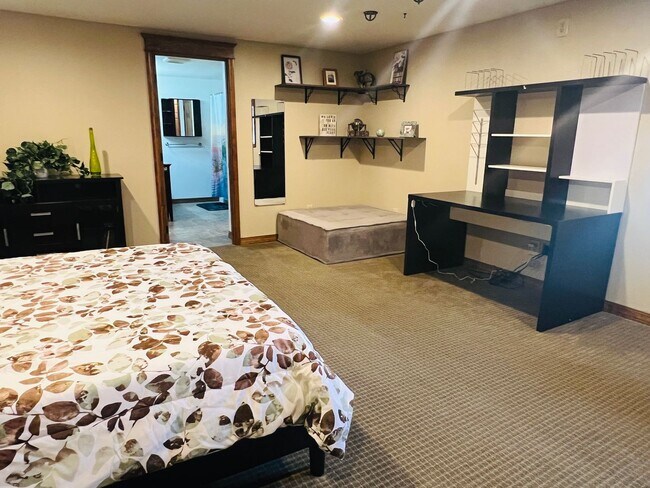 Building Photo - Rare Furnished 1 bedroom in Barndominium i...