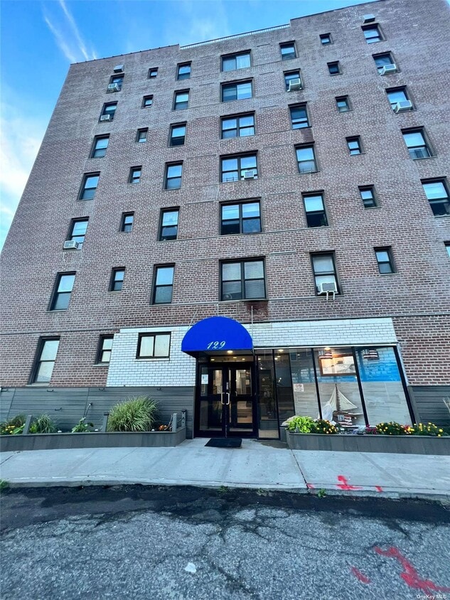 Primary Photo - 129 Beach 118th St