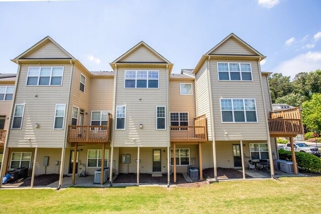 Building Photo - 4BR Townhome in Gate Community