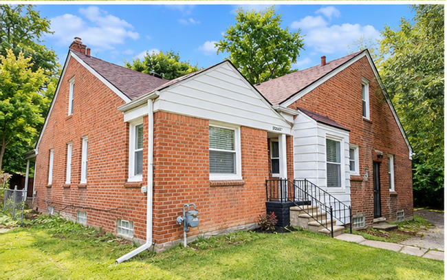 Foto del edificio - 15758 Fielding St