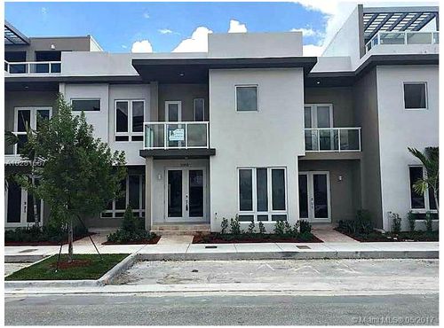 Foto principal - 10468 NW 66th St