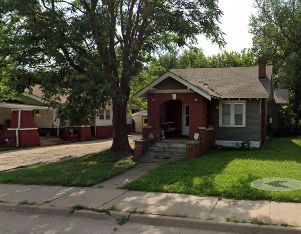 Primary Photo - 737 S Hillside St