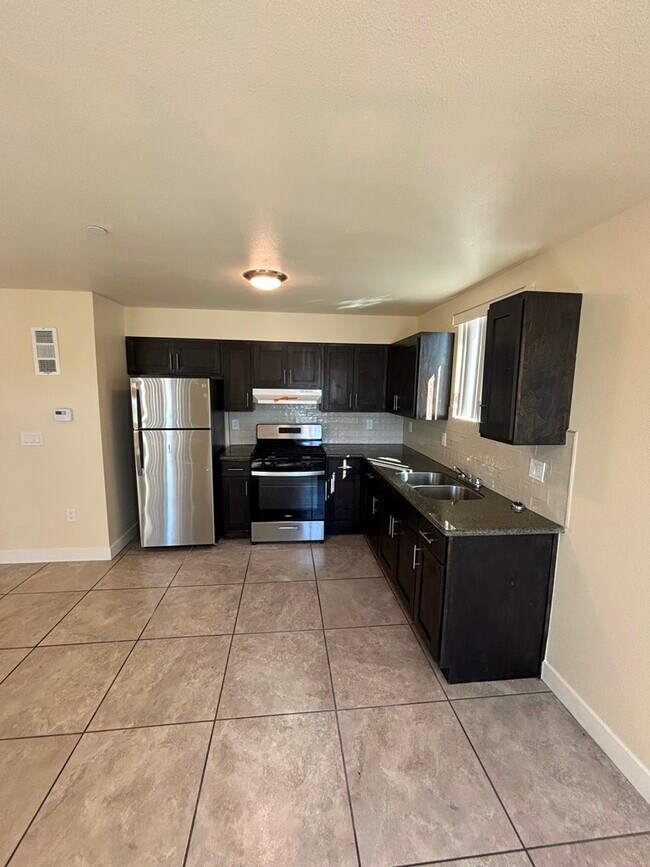 Foto del edificio - 123 1/2 E 88th St