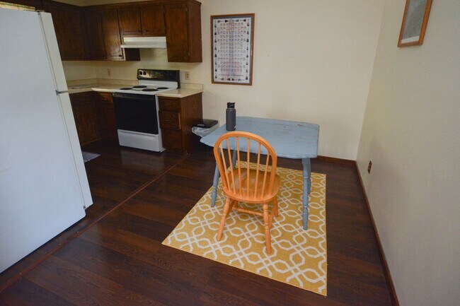 Foto del edificio - Ranch-style floorplan near walking trails!