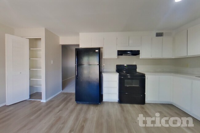 Foto del edificio - 13215 N 42nd St