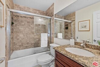 Building Photo - 7301 Vista Del Mar