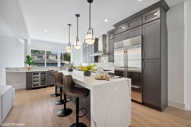 Foto del edificio - 2719 N Troy St
