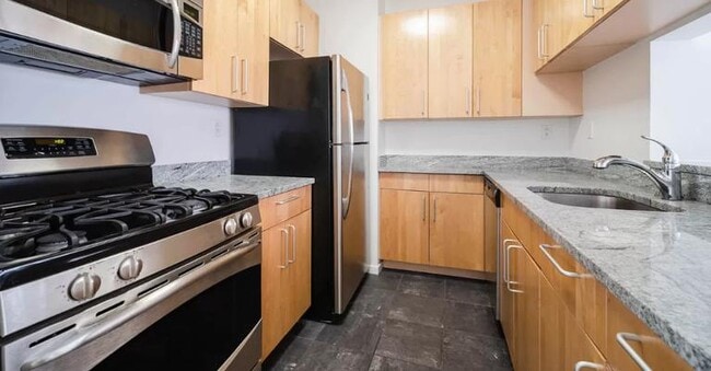 Building Photo - Prime Chelsea, sundrenched luxury apartment