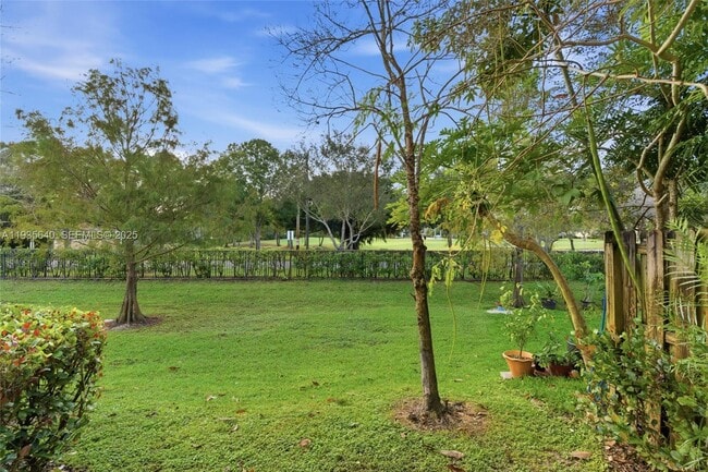 Building Photo - 165 Emerald Creek Terrace