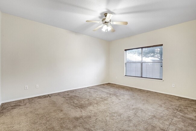 Building Photo - 10410 Weser Ln