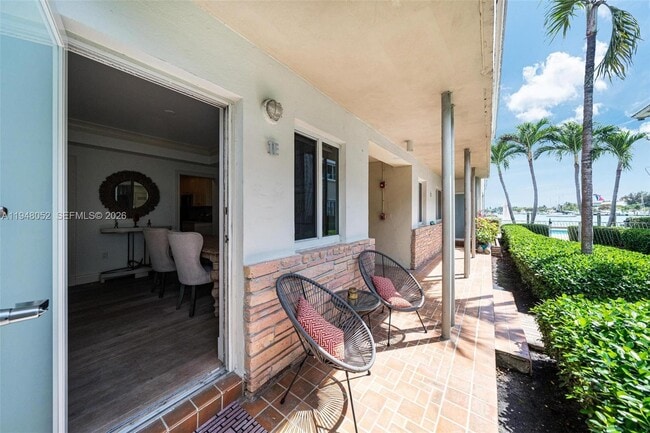 Building Photo - 1130 Venetian Way