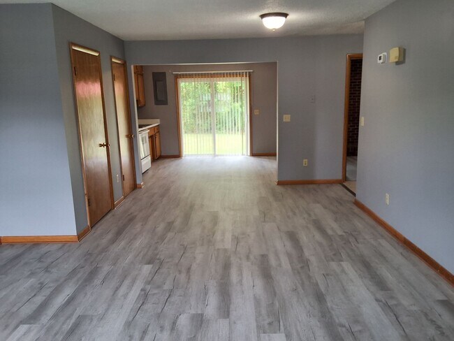 Foto del edificio - Comfy 2 Bedroom, 2 Bath Duplex located in ...