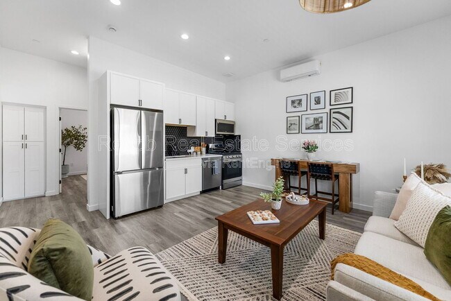 Foto del edificio - 5254 Adams Ave