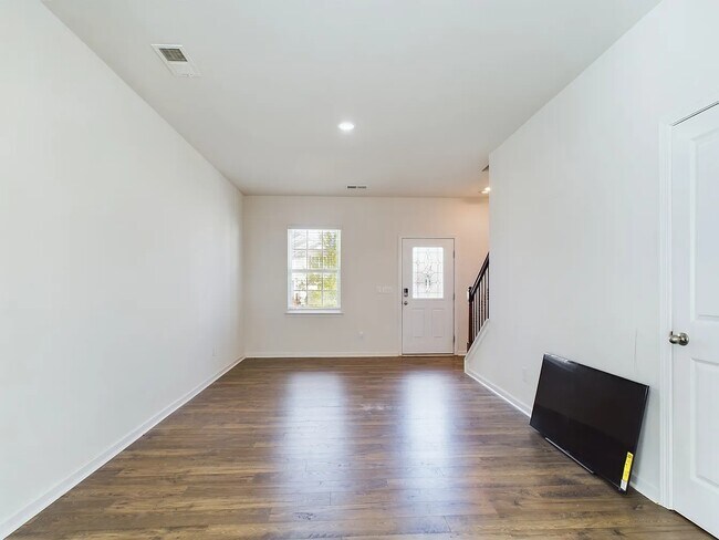 Foto del edificio - 5012 Jamie Sloop Ln