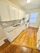 Building Photo - 3209 Ellwood Ave