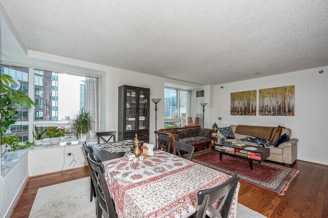 Foto del edificio - 512 N McClurg Ct