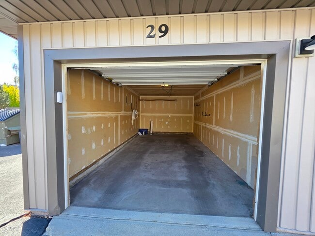Building Photo - 850 Shenandoah Dr