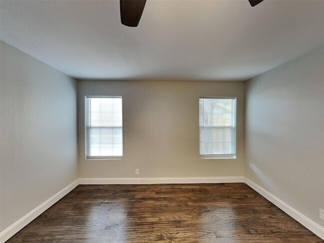 Foto del edificio - 3 BR/1.5BA | Renovated Single Family Home | 1-Car Garage | Gated backyard