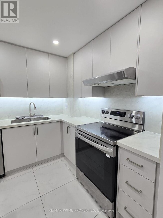 Building Photo - 715 Don Mills Rd.